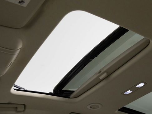 Used 2022 Buick Enclave Premium w/ Experience Buick Package image 27