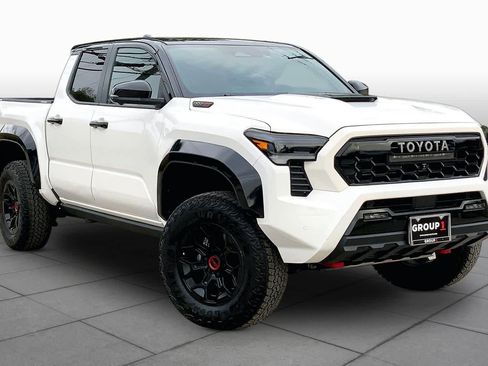 Used 2025 Toyota Tacoma TRD Pro AWD/4WD image 3