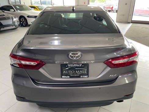 Used 2018 Toyota Camry XLE image 6