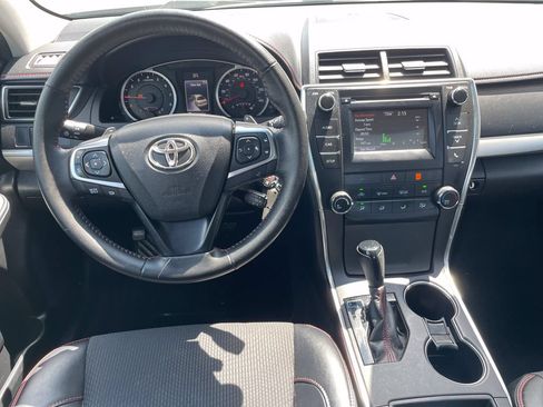 Used 2016 Toyota Camry SE FWD image 15