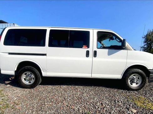 Used 2019 Chevrolet Express 3500 LT w/ LT Preferred Equipment Group image 5