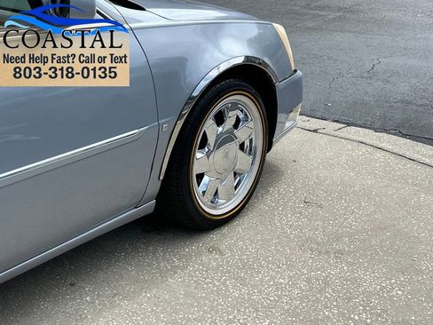 Used 2006 Cadillac DTS FWD image 25