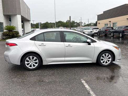 Used 2024 Toyota Corolla LE FWD image 6