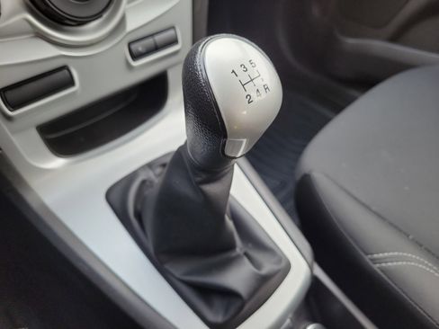 Used 2015 Ford Fiesta SE image 30