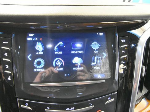 Used 2020 Cadillac Escalade Premium Luxury AWD/4WD image 25