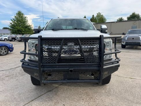 Used 2017 Ford F250 XLT w/ XLT Premium Package AWD/4WD image 8