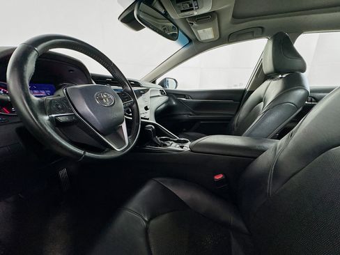 Used 2018 Toyota Camry XSE image 21