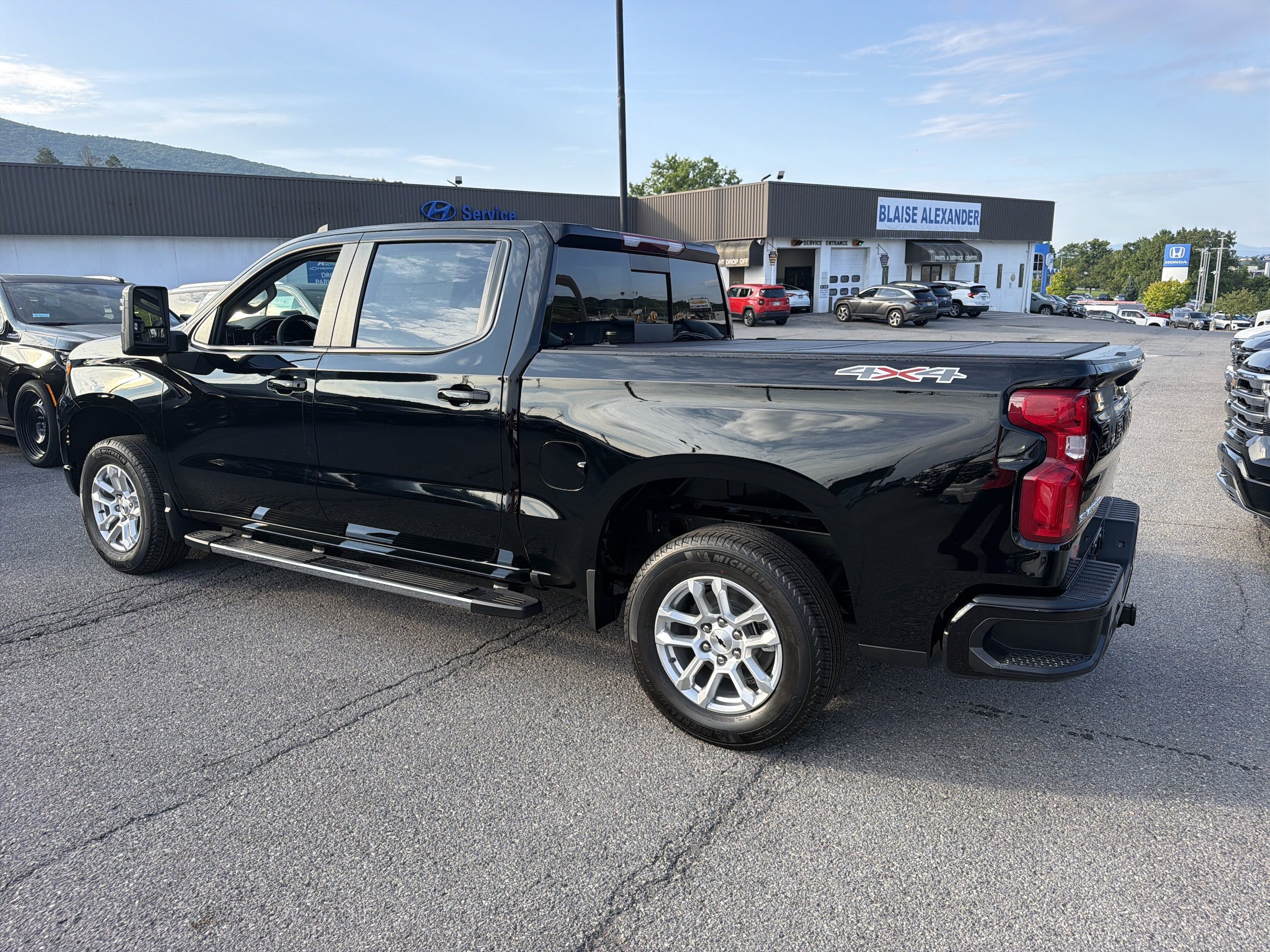 New 2026 Chevrolet Silverado 1500 RST w/ Convenience Package II AWD/4WD image 6