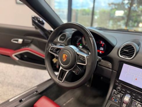 Used 2018 Porsche 718 Boxster S RWD image 29