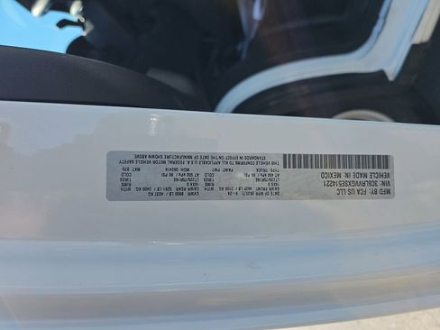 Used 2025 RAM ProMaster 2500 w/ Convenience Group FWD image 36