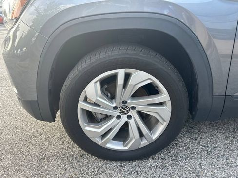 Used 2023 Volkswagen Atlas SE w/ Panoramic Sunroof Package AWD/4WD image 12