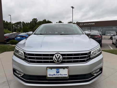 Used 2017 Volkswagen Passat 1.8T SE w/ SE Lighting Package FWD image 12