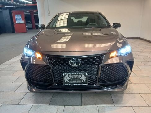 Used 2019 Toyota Avalon XSE image 6