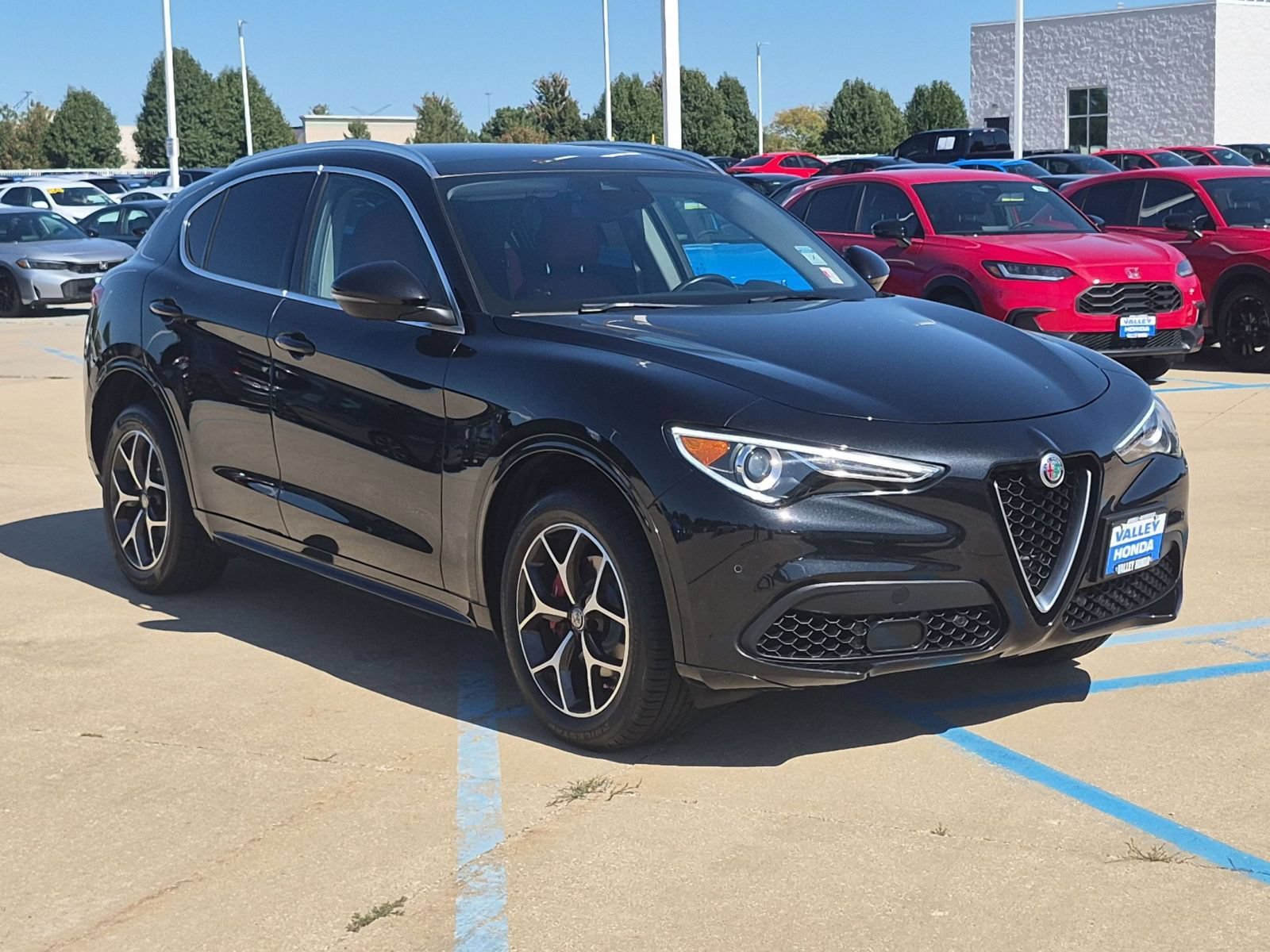 Used 2021 Alfa Romeo Stelvio Ti w/ Active Assist 2 Package TI AWD/4WD image 4