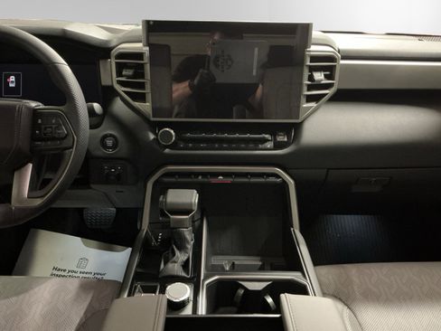 Certified 2025 Toyota Tundra Limited AWD/4WD image 11
