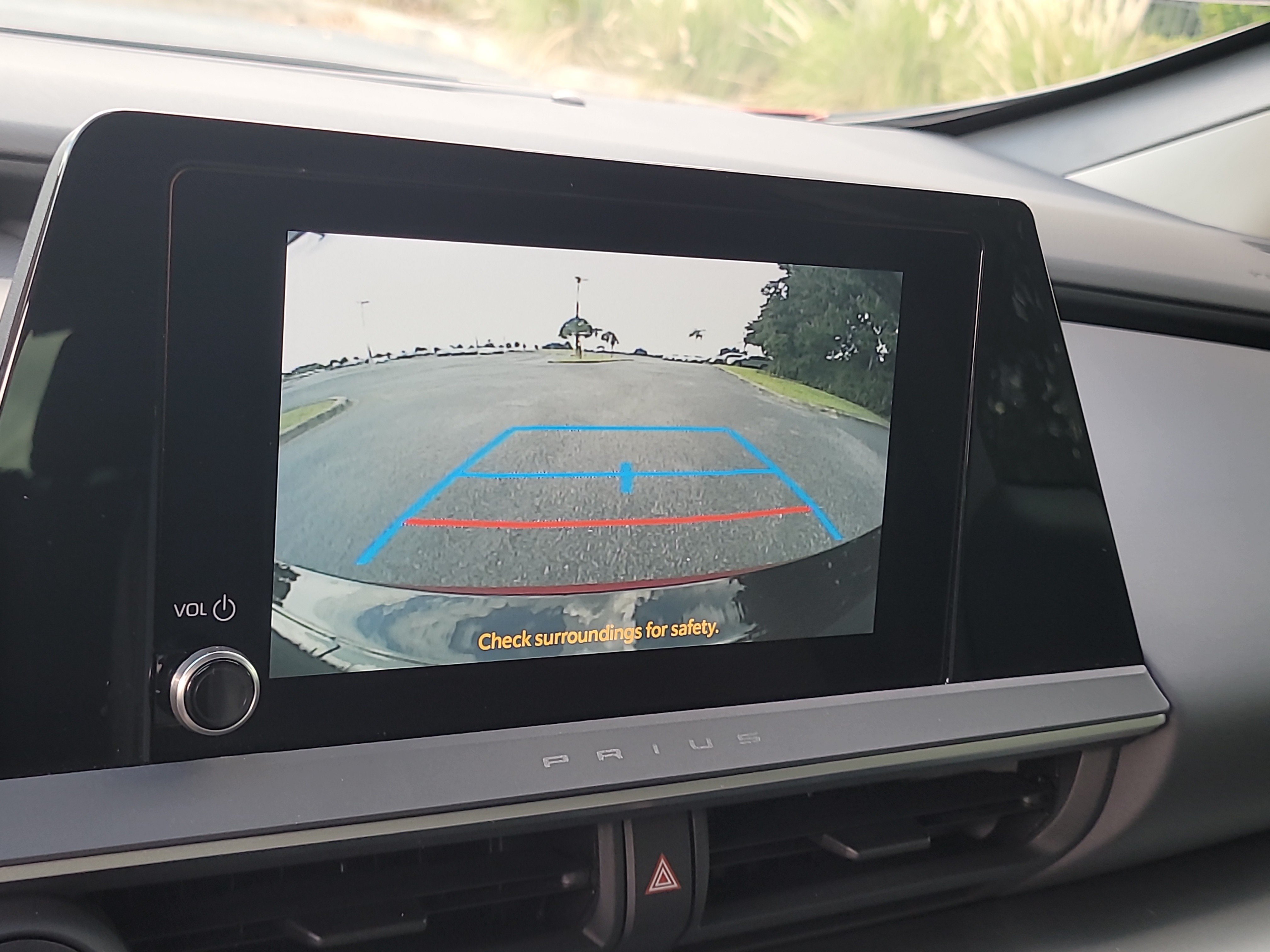 Certified 2025 Toyota Prius LE FWD image 23