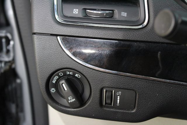 Used 2019 Dodge Grand Caravan SXT FWD image 19