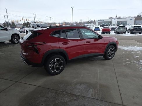 New 2026 Chevrolet Trax LT w/ Sunroof Package image 5