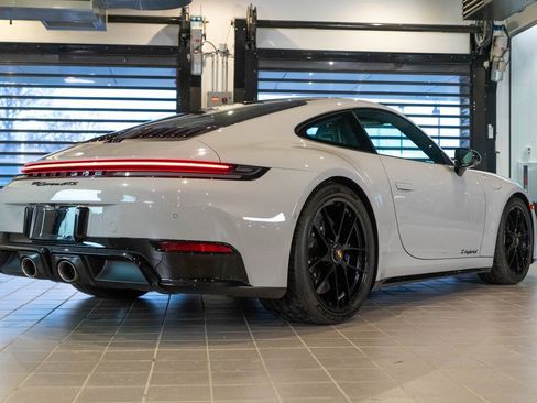 Certified 2025 Porsche 911 Carrera GTS RWD image 9