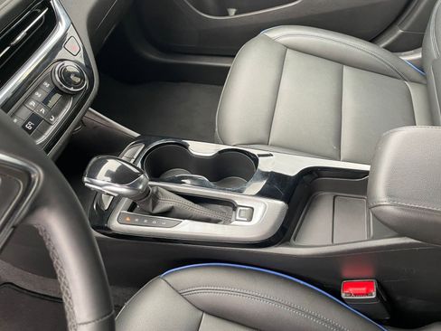 Used 2025 Buick Envista Sport Touring image 40