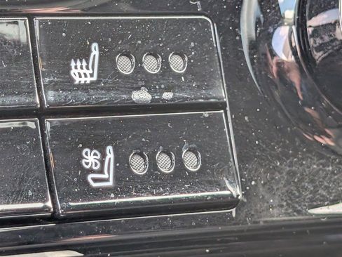 Used 2021 Toyota Highlander Limited image 26