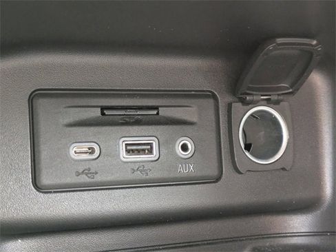 Used 2020 Chevrolet Equinox Premier image 27