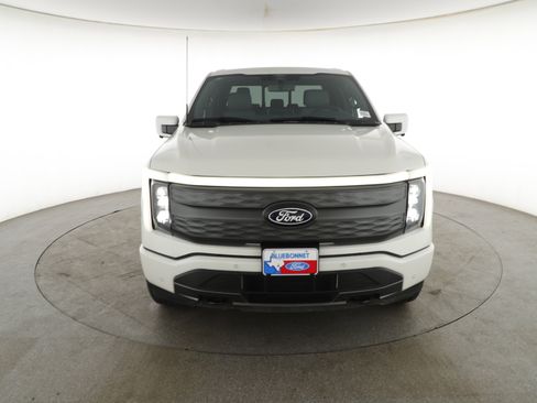 Used 2025 Ford F150 Lightning Lariat image 2