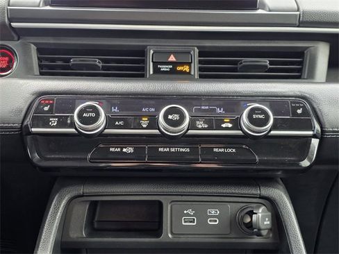 Used 2025 Honda Pilot Touring image 16