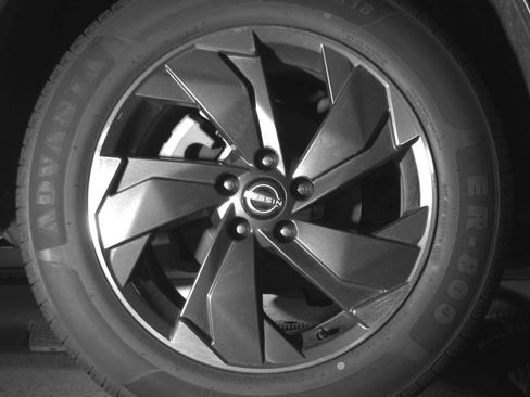 Used 2024 Nissan Rogue SV AWD/4WD image 29