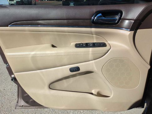 Used 2019 Jeep Grand Cherokee Overland image 23