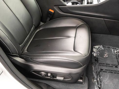 Used 2023 Jeep Grand Cherokee Limited w/ Black Appearance Package image 41