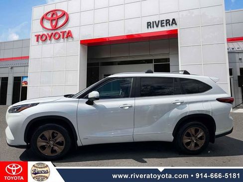Used 2023 Toyota Highlander Bronze Edition image 8
