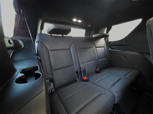 Used 2023 Chevrolet Tahoe Z71 w/ Z71 Off-Road Package image 7