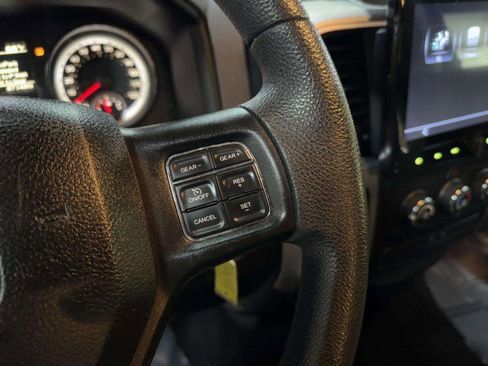 Used 2019 RAM 1500 Classic SLT image 31