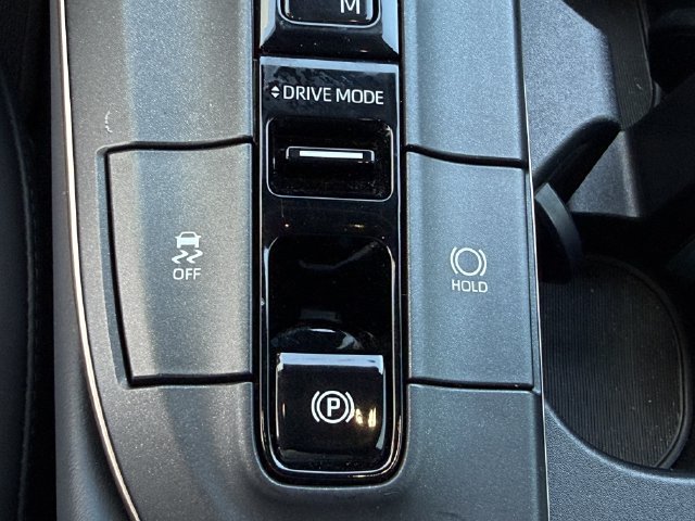 Used 2023 Toyota Crown Platinum AWD/4WD image 21