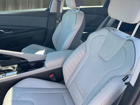 New 2026 Hyundai Elantra Limited image 28