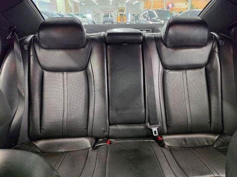 Used 2013 Chrysler 300 C RWD image 36