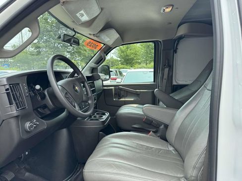 Used 2025 Chevrolet Express 2500 Extended w/ Driver Convenience Package RWD image 19