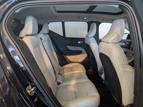 Used 2023 Volvo XC40 B5 Plus w/ Protection Package Premier image 30