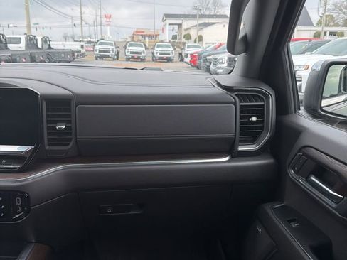 Used 2024 GMC Sierra 1500 SLT w/ SLT Premium Plus Package image 21