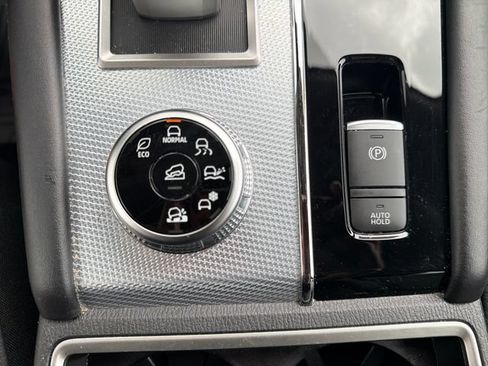 Used 2024 Mitsubishi Outlander SEL AWD/4WD image 40