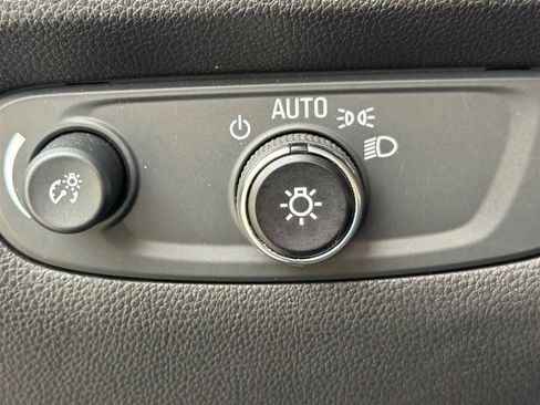 Used 2020 Chevrolet Traverse LS AWD/4WD image 20