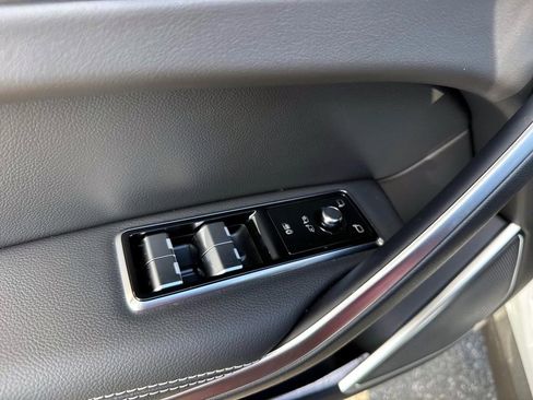 New 2025 Jaguar F-PACE R-Dynamic S image 15