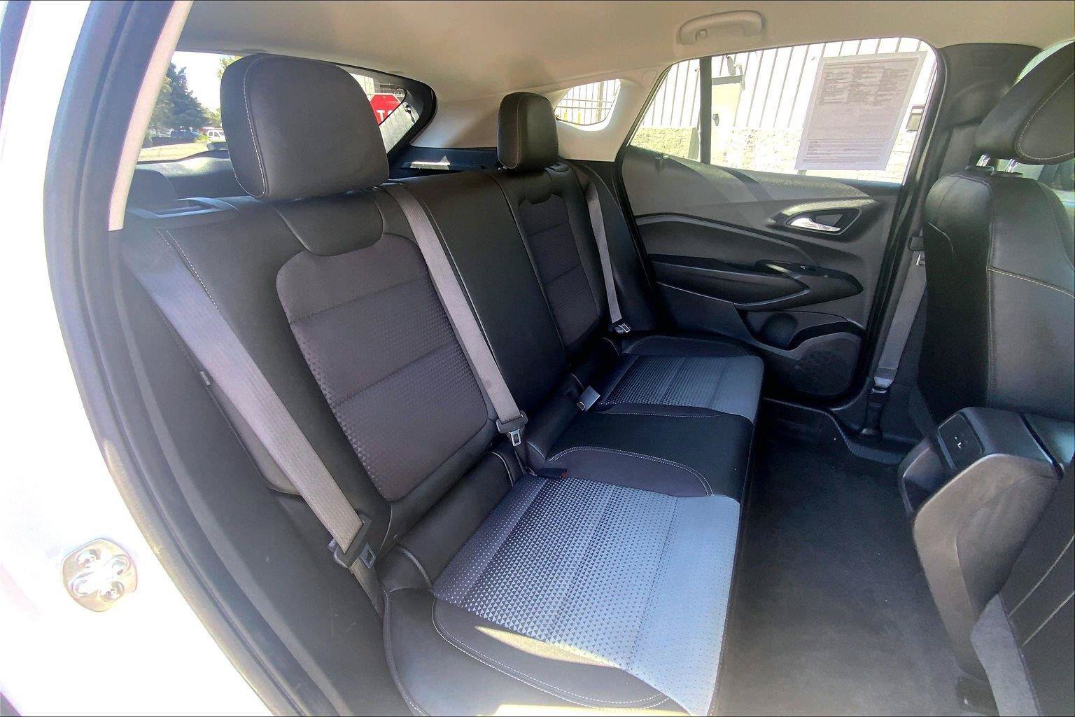 Used 2026 Chevrolet Trax LT FWD image 27