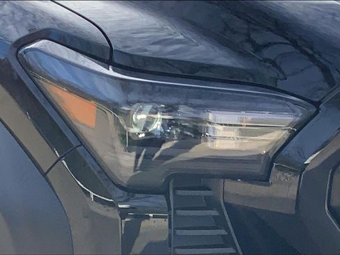 Used 2024 Toyota Tacoma TRD Off-Road image 26