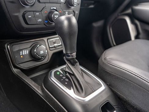 Used 2023 Jeep Renegade Limited AWD/4WD image 25