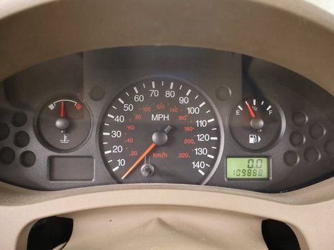 Used 2005 Ford Focus ZX4 Sedan FWD image 16