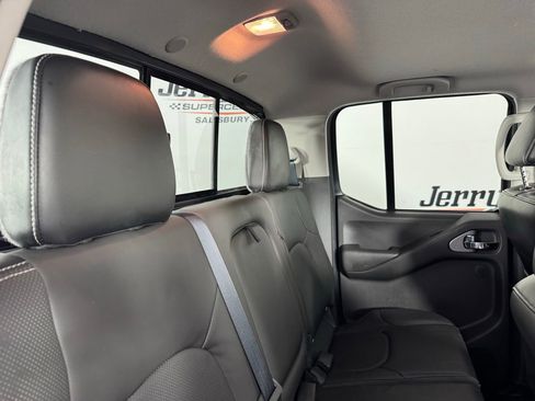 Used 2021 Nissan Frontier PRO-4X w/ Pro-4x Utility Package image 28