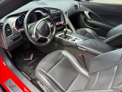 Used 2019 Chevrolet Corvette Stingray Coupe w/ 1LT RWD image 11