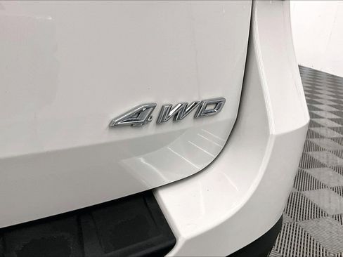 Used 2025 Ford Explorer Platinum AWD/4WD image 9